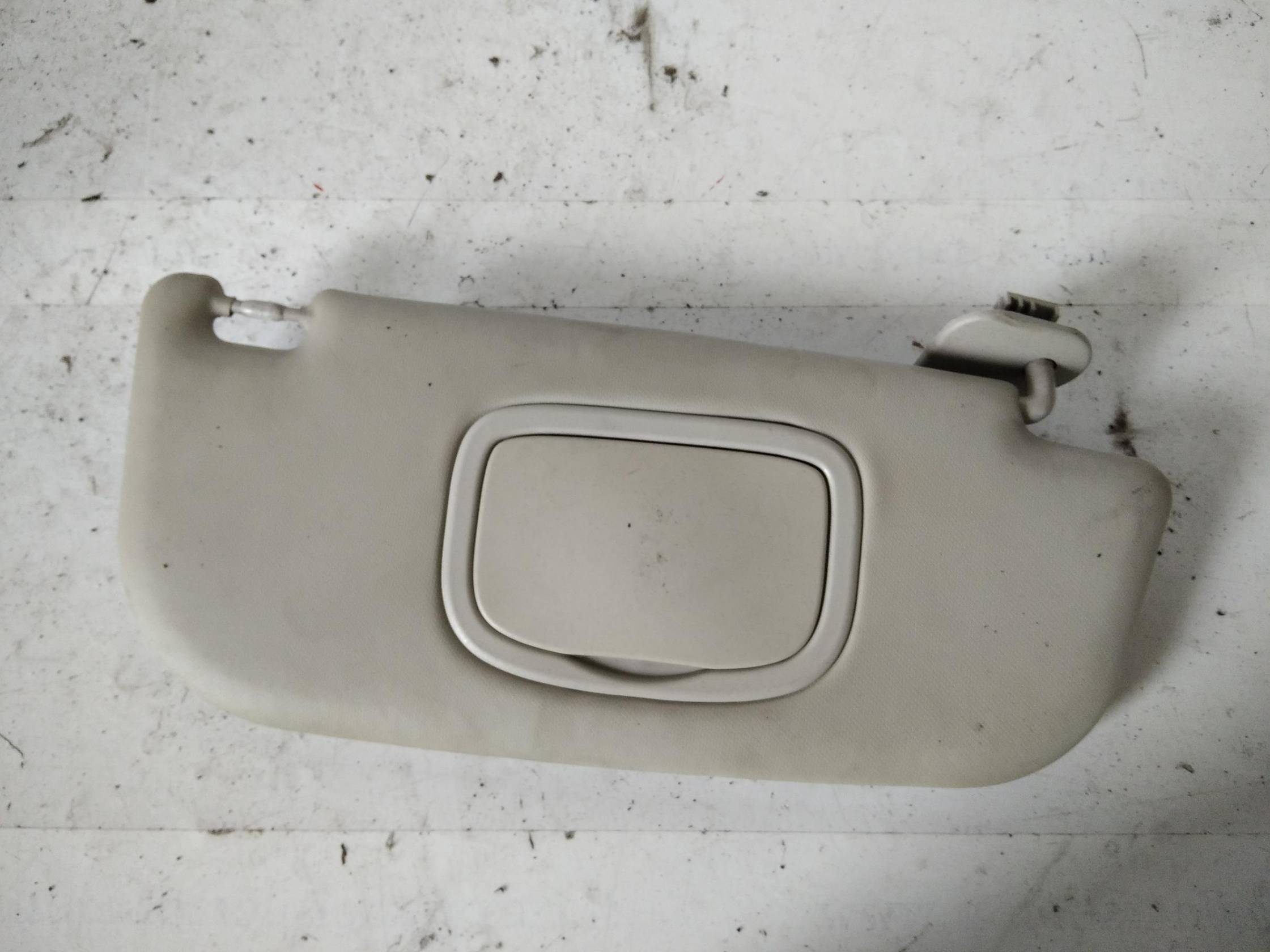 Aletta parasole parabrezza dx.